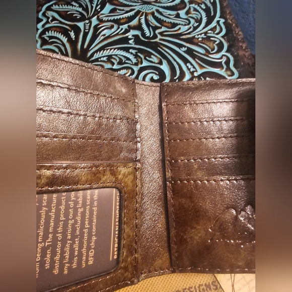 Set - Picture 8 of 11